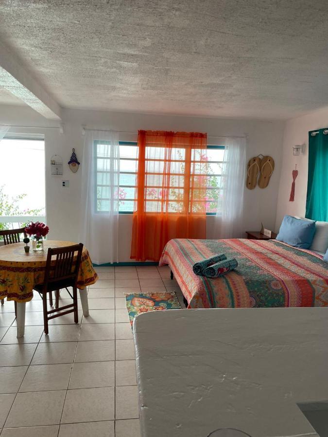 Orrie'S Beach Bar And Hotel Crab Hill Bagian luar foto