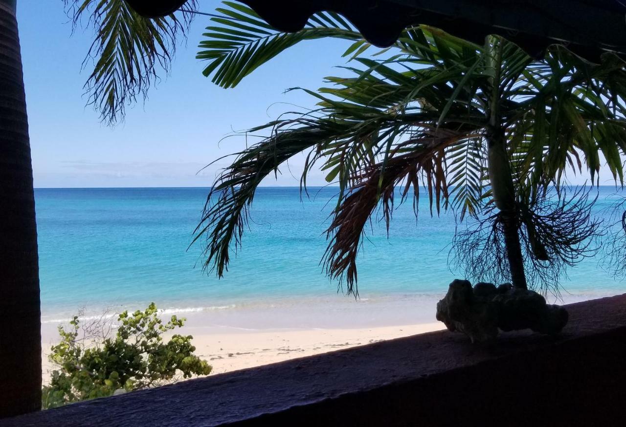 Orrie'S Beach Bar And Hotel Crab Hill Bagian luar foto